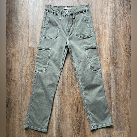 Levi’s High Rise Straight Crop Pants - Picture 1 of 3
